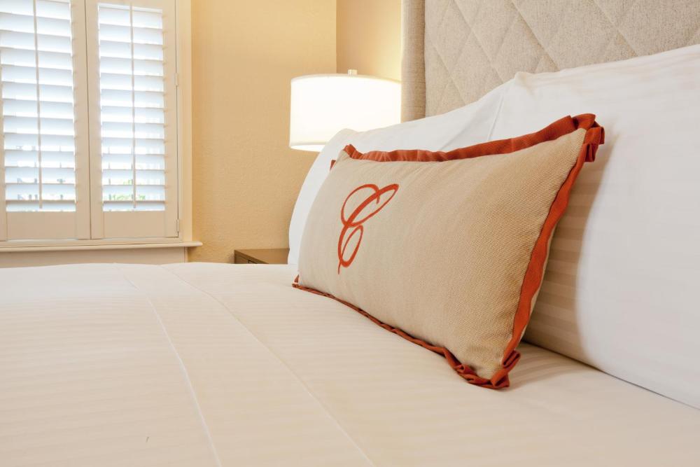 Standard Queen Room interior